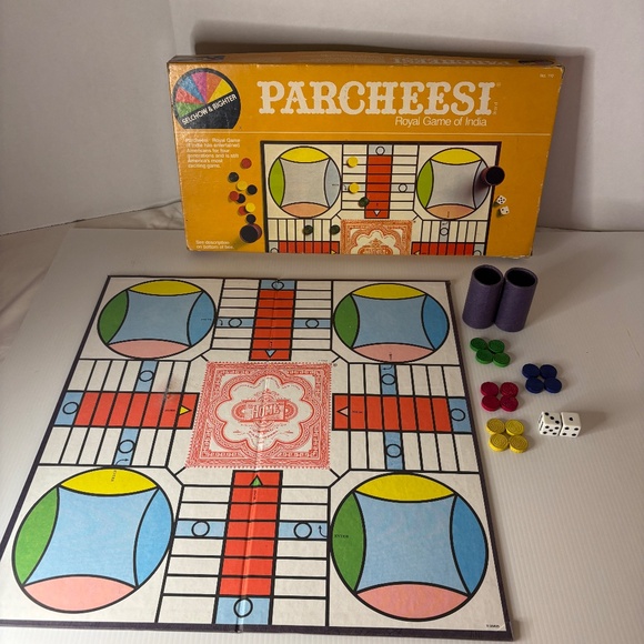 Parcheesi Royal Game of India COMPLETE Set Selchow Righter Vintage 1982 - Picture 1 of 16